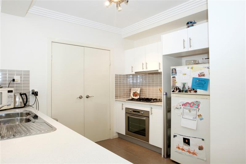 Perfect For the First Home Owner Picture 3