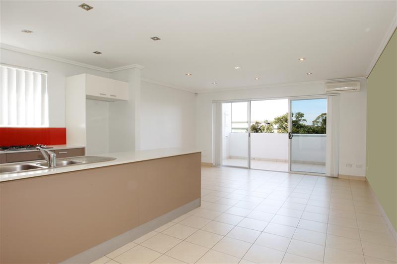 Top Floor, Corner Position Picture 1