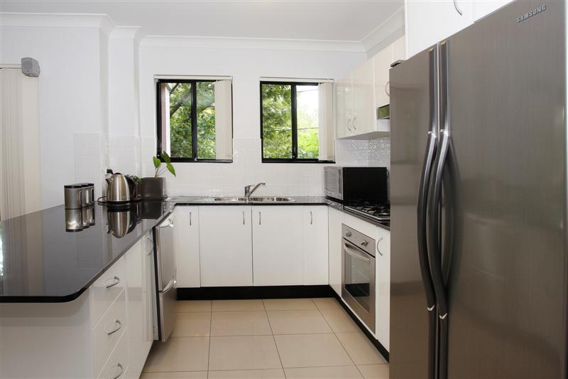 Impressive, Spacious & Private Picture 3