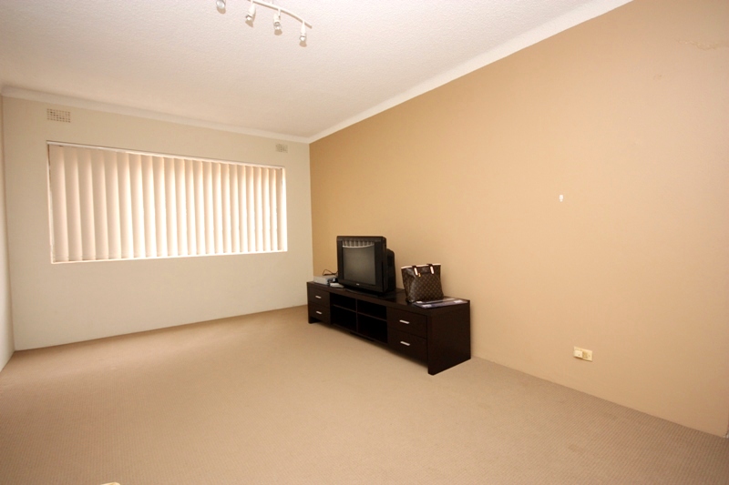 RENOVATED 1 BEDDER - IN QUIET LOCATION! Picture 2