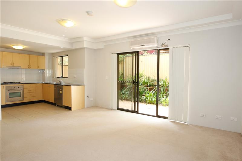 Neatly Presented Garden Apartment Picture 2