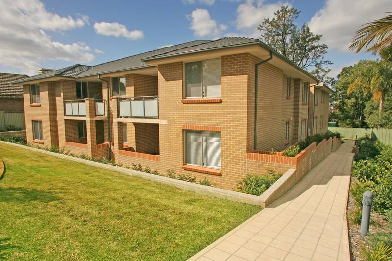 Great Location, Rear of Block Position Picture 1