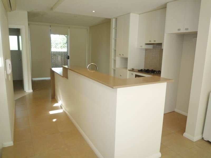 MODERN LIVING Picture