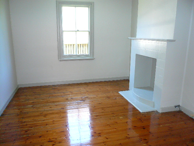 RENOVATED CHARMER! Picture 2