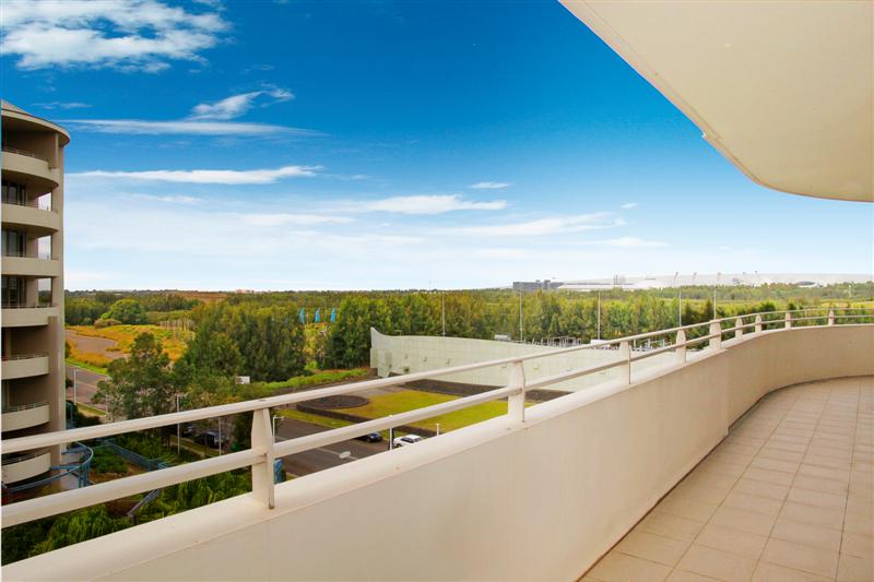 5th Floor With District Views Picture 1