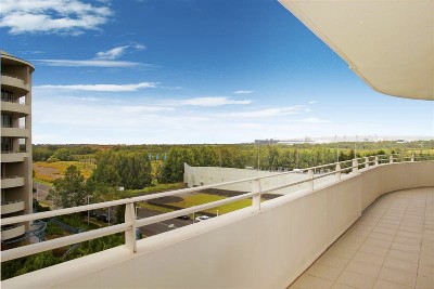 5th Floor With District Views Picture