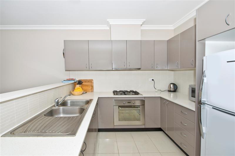 Top Floor, Corner Position, North Facing Picture 3