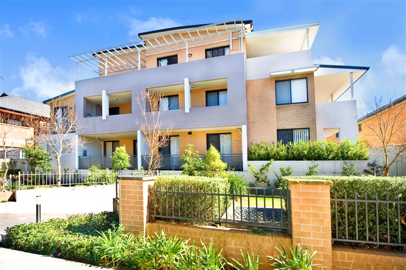 Top Floor, Corner Position, North Facing Picture 1