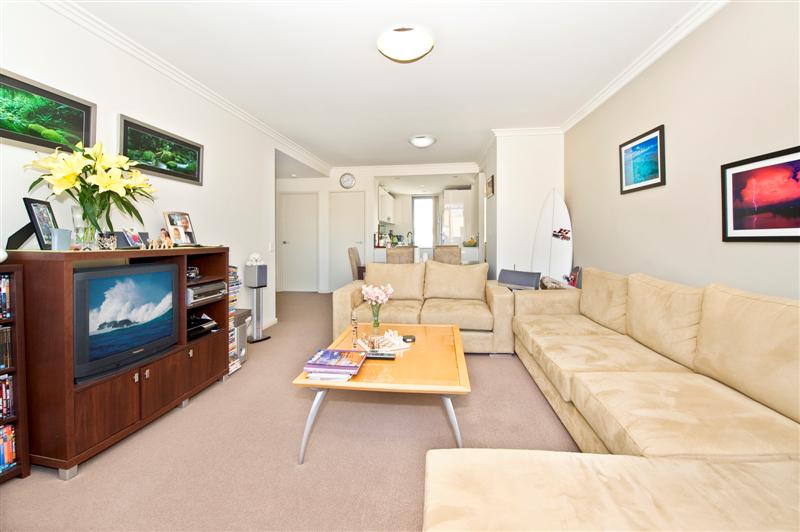 Top Floor, Open Plan In Napoli Building Picture 3