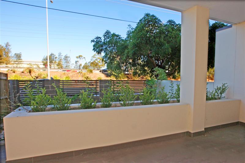 Ground Floor Unit With Extra Large Courtyard Picture 1