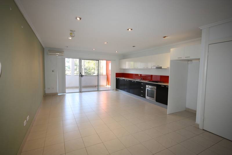 East Facing Modern Apartment, Great Value Picture 2