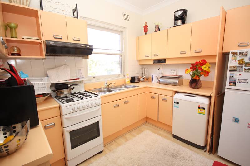 BRIDGE VIEWS FROM YOUR BEDROOM Picture 3