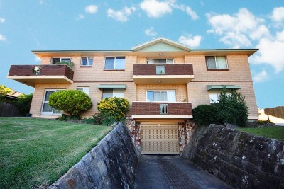 TWO BEDROOMS - TWO BALCONIES - TOO GOOD! Picture