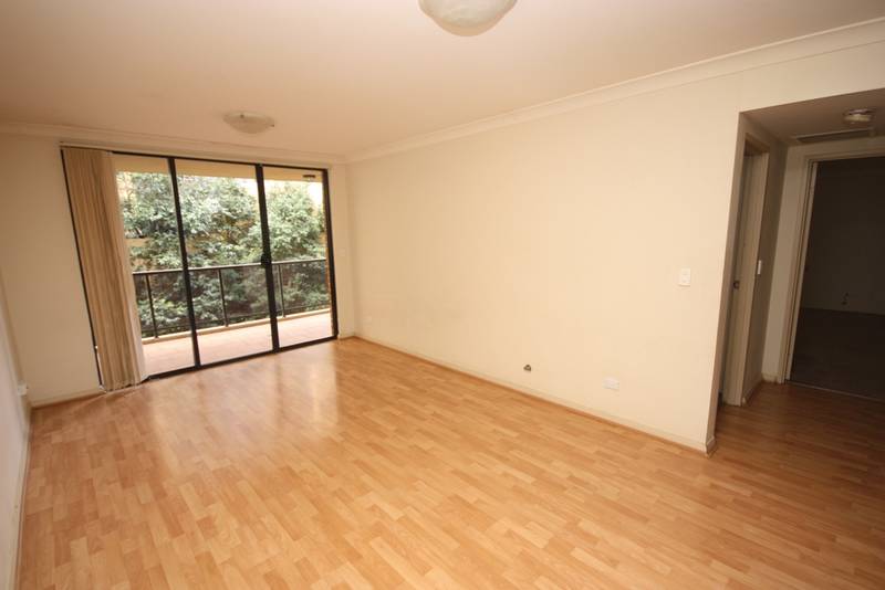 DUCTED A/C & ENORMOUS BEDROOMS! Picture 2