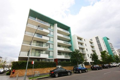 TOWN HOUSE STYLED LIVING Picture