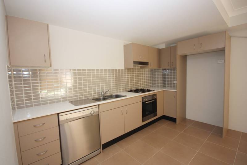 BARGAIN OF THE WEEK - 2 BED | 2 BATH | A/C | COURTYARD Picture 2