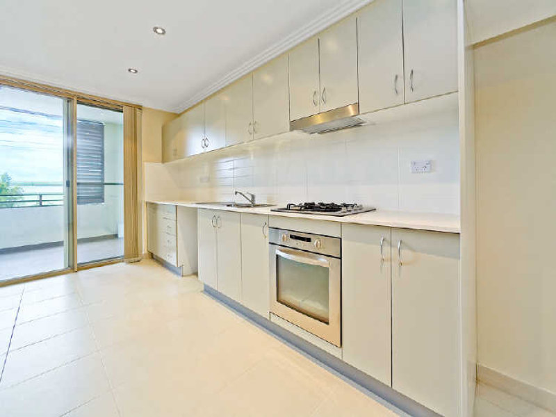 AS NEW, TOWN HOUSE STYLED UNIT Picture 2