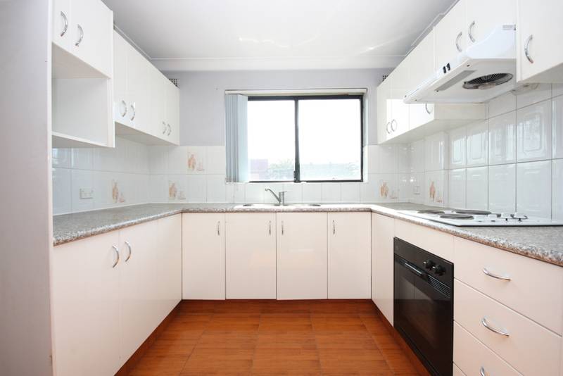 LARGER THAN YOU WOULD EXPECT - NEW PAINT & BUILT-IN ROBES Picture 2