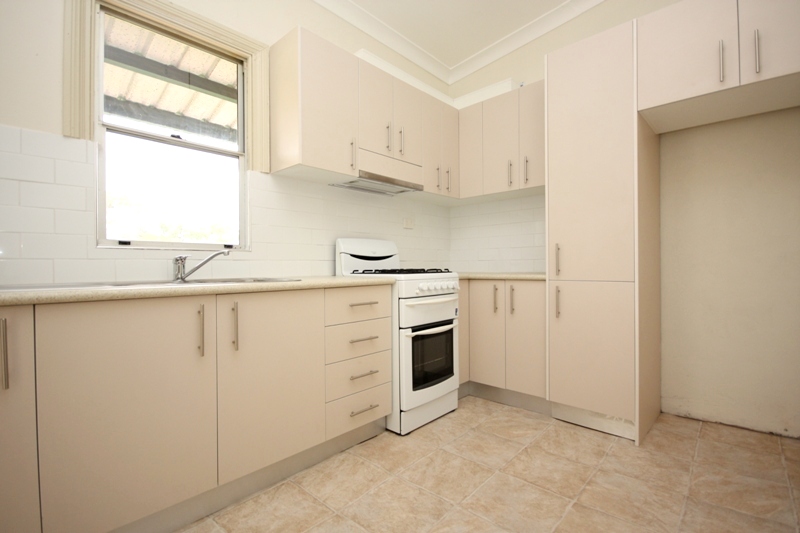 ARE YOU AFTER PEACE AND QUIET? STEP RIGHT IN! Picture 3