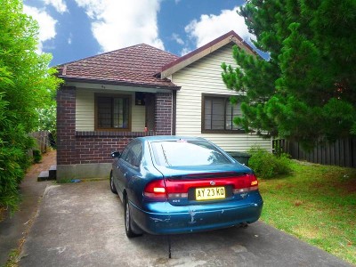 LARGE HOME - WALK TO STATION Picture LARGE HOME - WALK TO STATION Picture