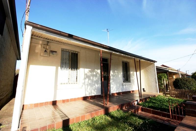 FRESH AND BRIGHT 3 BEDDER Picture 1