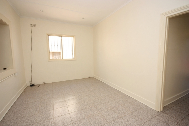 FRESH AND BRIGHT 3 BEDDER Picture 3