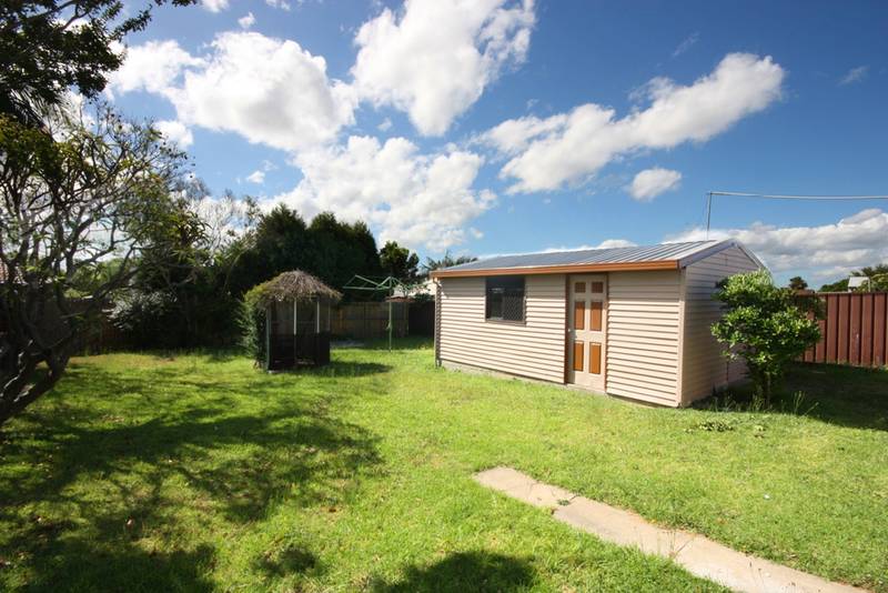 BUILT TO PERFECTION - READY FOR THE HOLIDAY FESTIVITIES Picture 3