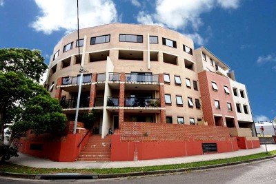Enormous Floorplan Spread Over 2 levels Picture