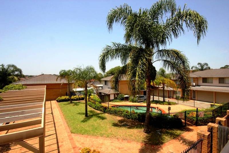 RESORT STYLE TOWNHOUSE Picture 2