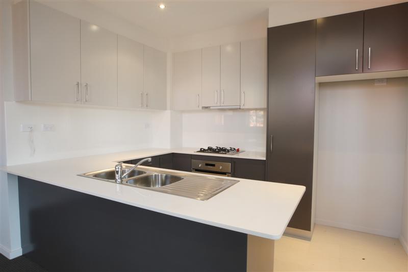 Ultra Modern Quality Style & Convenience Picture 2