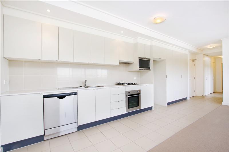 THINK POSITANO - THE GLASS IS HALF FULL Picture 3