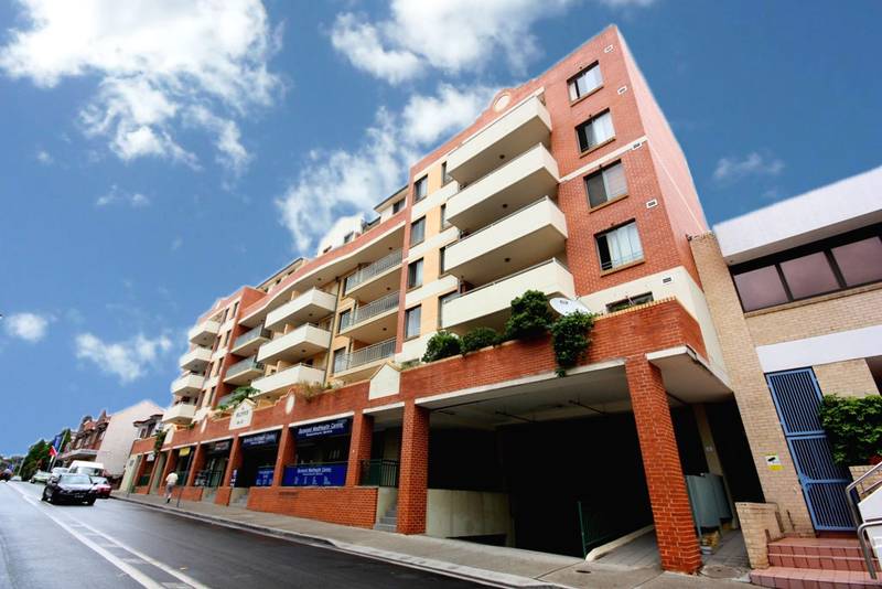 HOP, SKIP AND A JUMP TO WESTFIELDS Picture 1