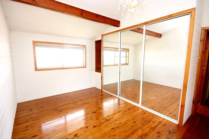 OVERSIZED 3 BEDROOM + STUDY HOME Picture 2