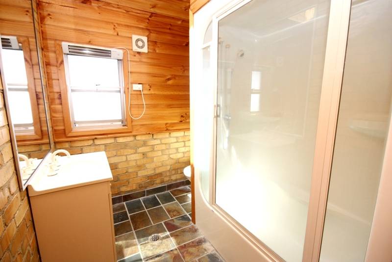 OVERSIZED 3 BEDROOM + STUDY HOME Picture 3