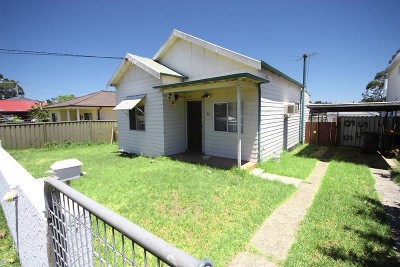 THERES NO EXCUSE FOR BEING LATE FOR THE BUS Picture