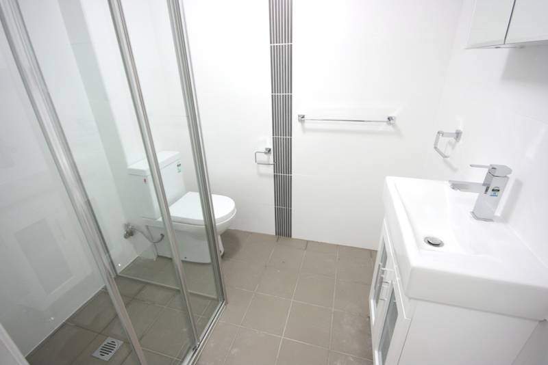 Totally Renovated Studio! Picture 3