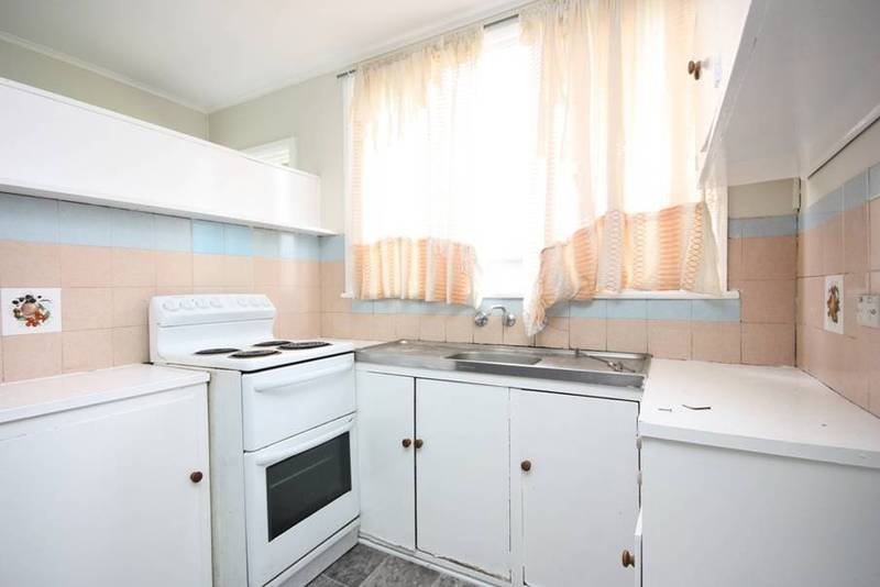 SECONDS TO STATION Picture 2