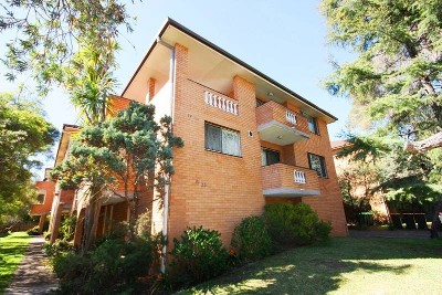 Huge Unit with Garage Availale Now Picture