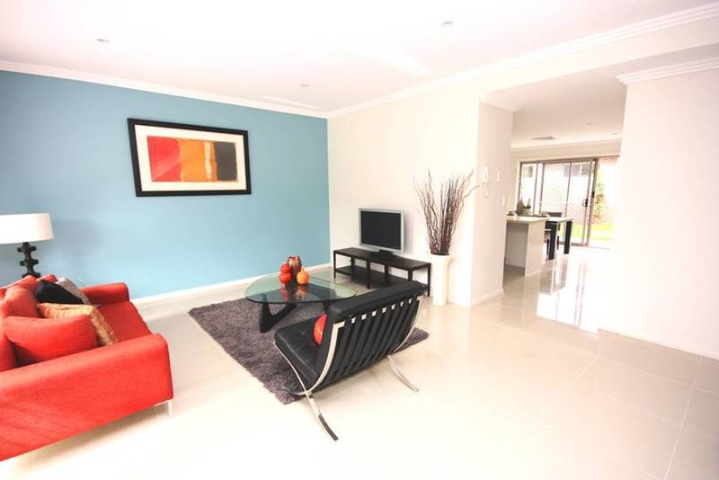 BRAND NEW TOWNHOUSE - IMMACULATELY PRESENTED Picture 2
