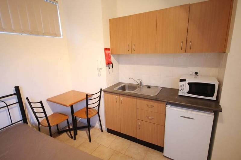 PARTLY FURNISHED STUDIO APARTMENT Picture 3