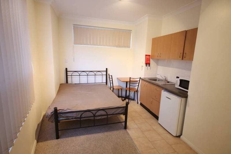 PARTLY FURNISHED STUDIO APARTMENT Picture 2