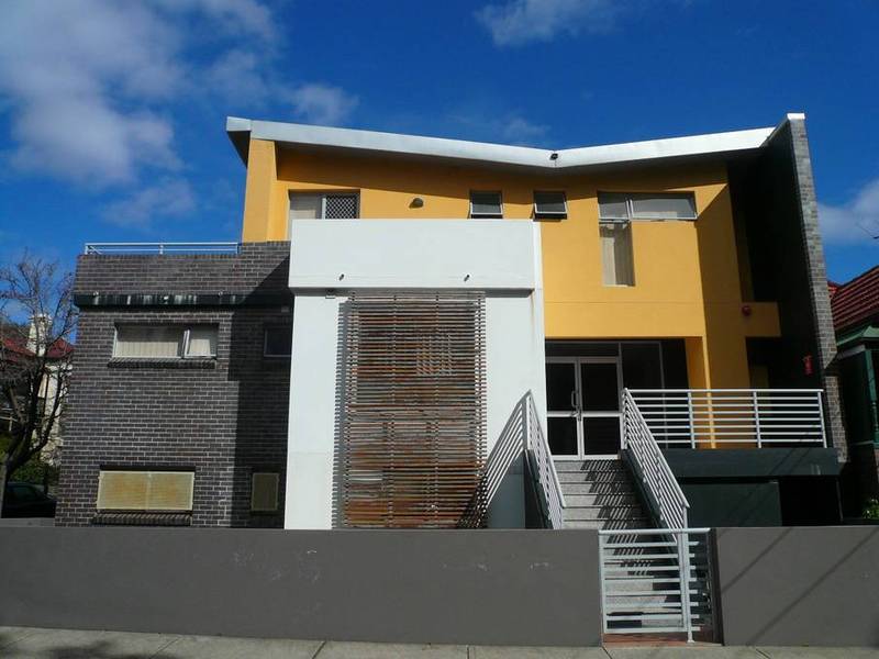 PARTLY FURNISHED STUDIO APARTMENT Picture 1