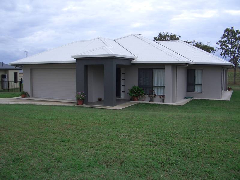 4 BEDROOM HOME UP FOR GRABS IN JACINTA CRESENT Picture 1