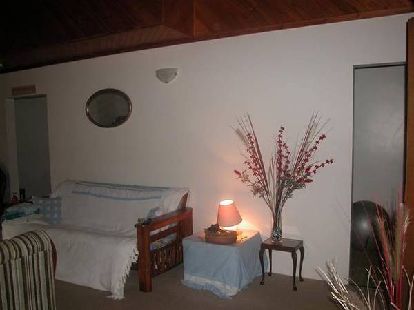 TOO GOOD TO MISS Picture 3