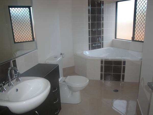 NEAT FOUR BEDROOM HOME Picture NEAT FOUR BEDROOM HOME Picture