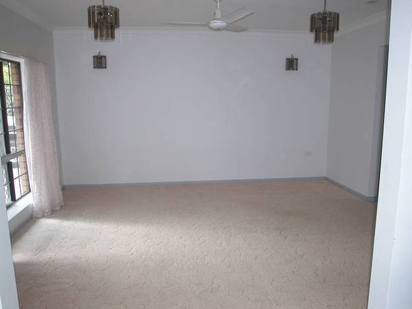 ENTERTAINERS DELIGHT Picture