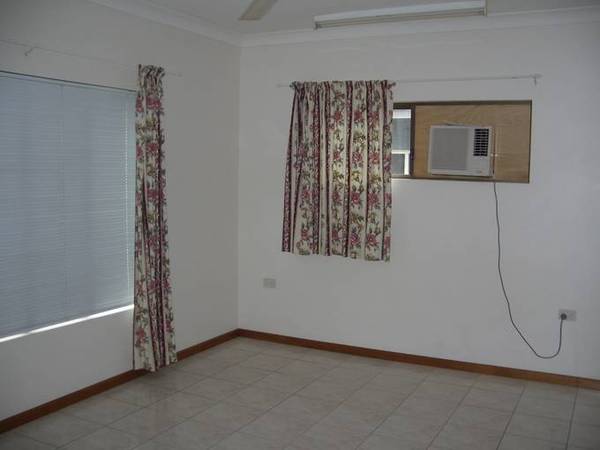 IDEAL HOME IN QUIET LOCATION Picture