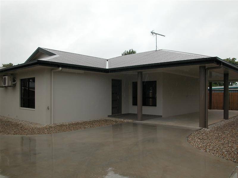 3 BED VILLA Picture 1