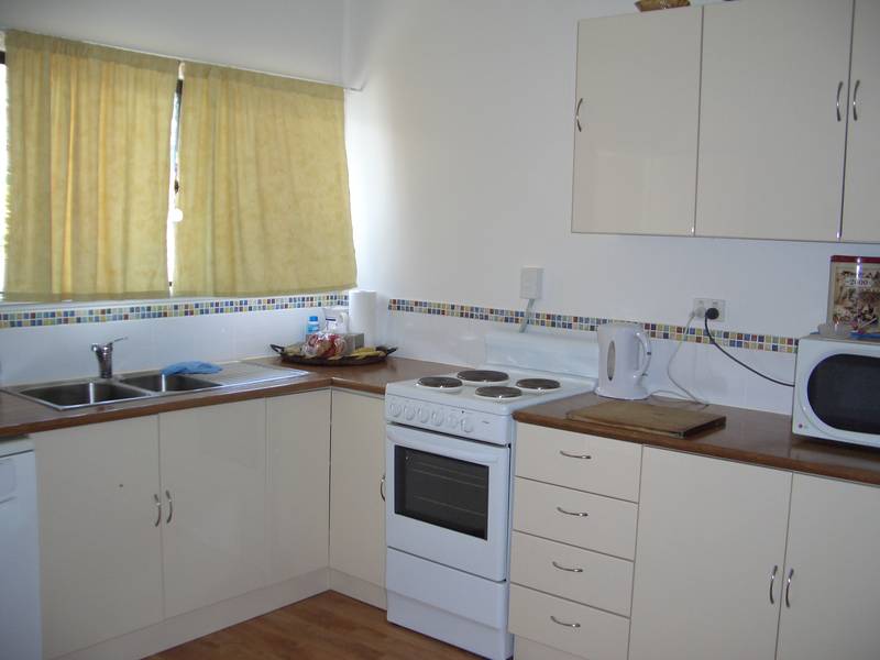 CONVENIENT TOWNHOUSE IN MAREEBA Picture