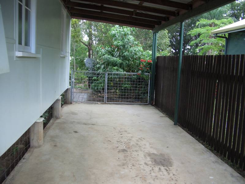 3 BEDROOM HOME WALKING DISTANCE TO TOWN Picture 1